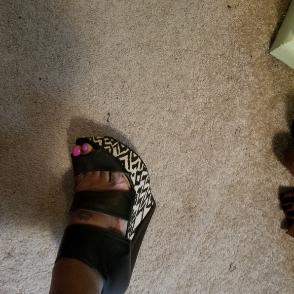 Printed Wedge Sandals - Picture 6 of 6